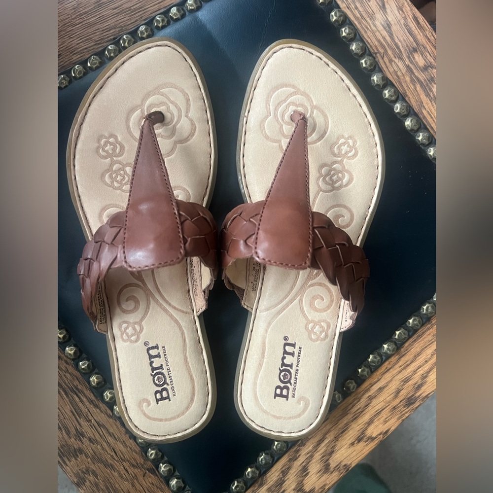 Women’s Born Brown Shoes /Sandals/Flip Flops/Slip On Size 6M